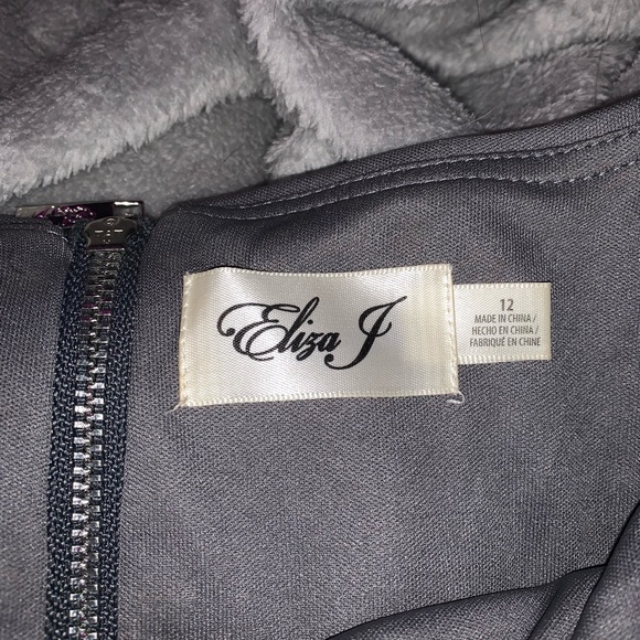 Knew length dress, size 12, elbow length sleeves, worn once - Picture 2 of 2